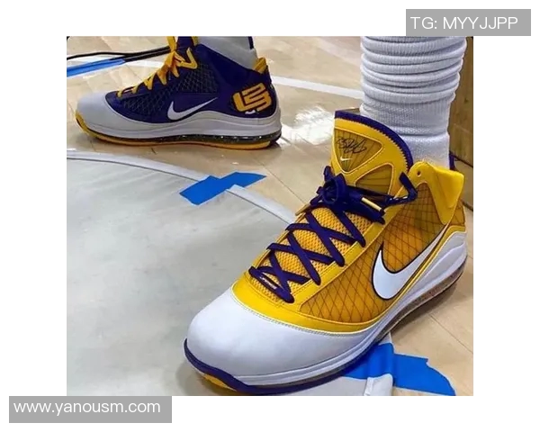 时尚与运动融合 足球球星主题T恤彰显个性与热血激情